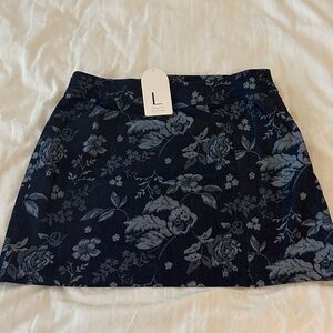NWT THE LIFESTYLED CO NAVY FLORAL DENIM MINI SKIRT M